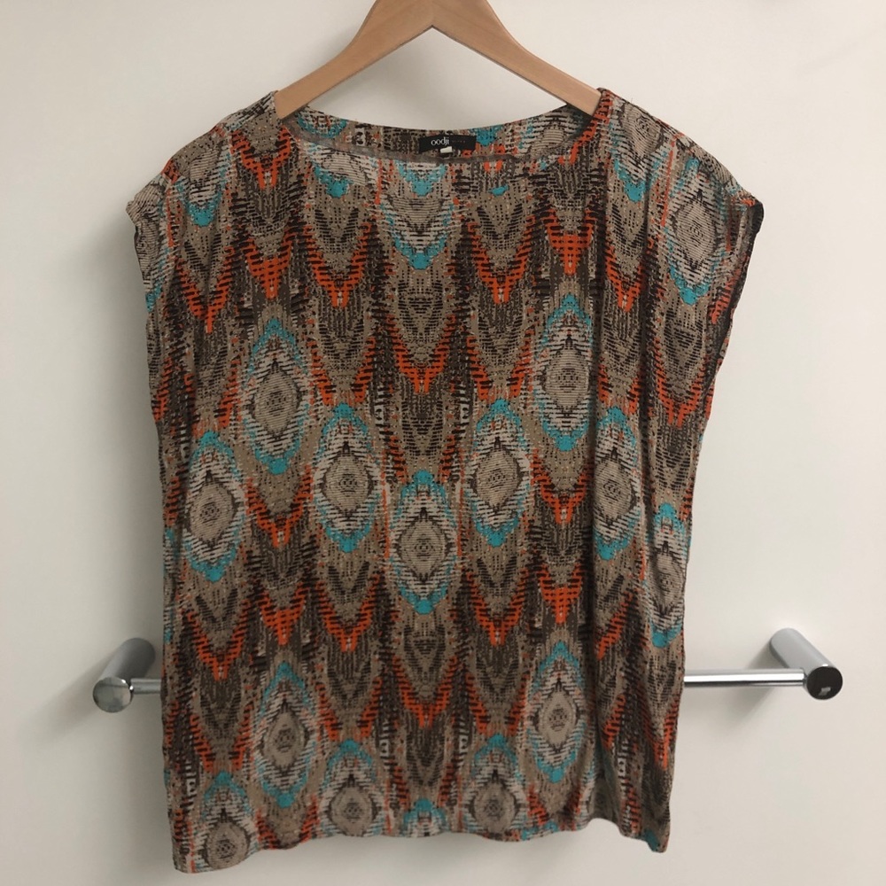 Lightweight Top with pattern